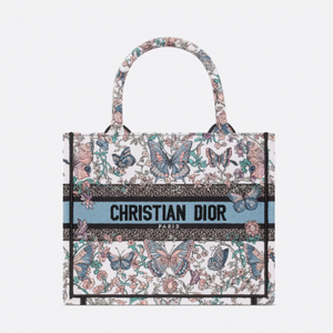 디올 DIOR Dior Book Tote 스몰 백 화이트 & 블루 Toile de Jouy Papillon 자수 M1265ZEEV_M933