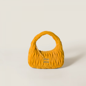 미우미우 완더 마테라쎄 스웨이드 백 5BC125_AB7O_F0R55