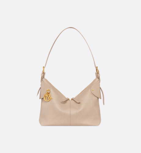 디올 Voyage 미디엄 백 파우더 베이지 플랫 매크로까나쥬 그레인 송아지 가죽 M2846UJVC_M51U