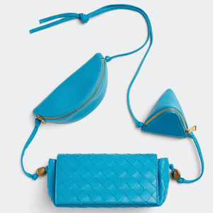 보테가 베네타 BOTTEGA VENETA 스트랩을 갖춘 파우치  717429VCP3C4619