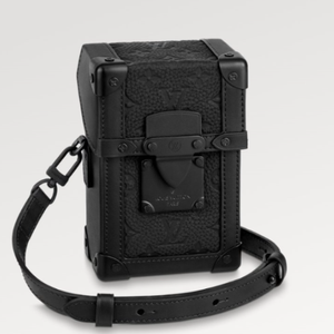 루이비통 LOUIS VUITTON 버티컬 트렁크 웨어러블 월릿 M82070